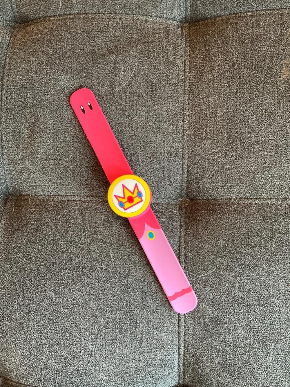 EUC Princess Peach Power Up Super Nintendo World Band